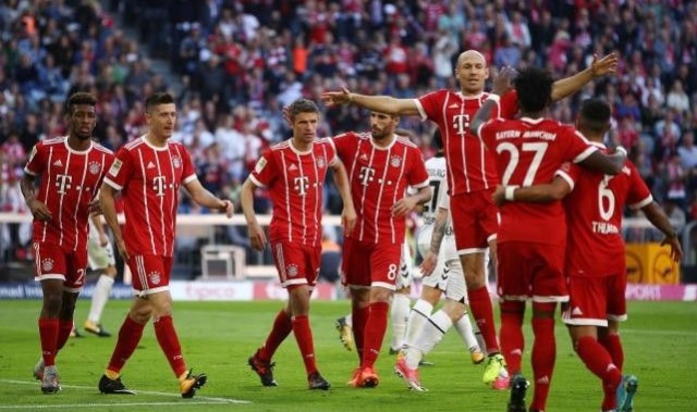  莱万达成德甲百球里程碑，拜仁主场大胜弗赖堡