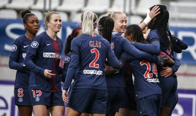  巴黎主场大胜里昂，领跑法甲积分榜  