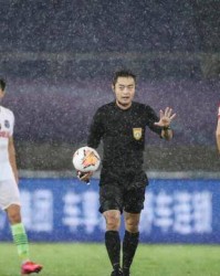 壹号娱乐- VAR判罚争议再起，多场比赛出现关键误判  