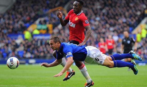  库杜斯凌空抽射建功，西汉姆联客场险胜狼队