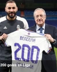 壹号娱乐- 乌迪内斯队长达成百场里程碑，获赠纪念球衣  