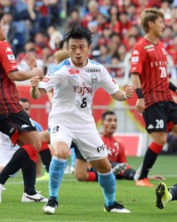 壹号娱乐- 都灵队长染红离场引发争议，尤里奇质疑VAR介入时机