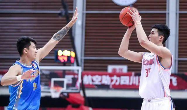 维罗纳本土小将爆发，荣膺队内月度最佳球员  